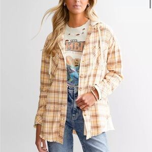 Buckle hooded flannel